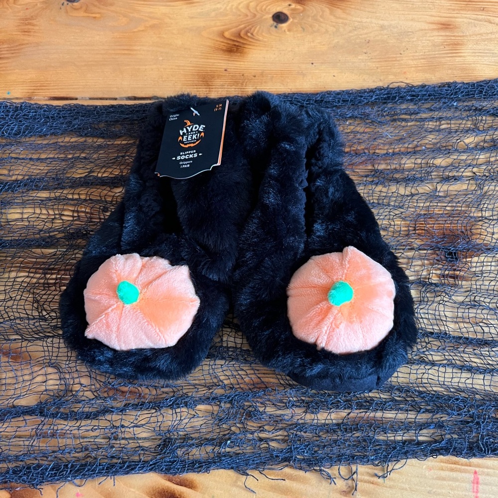 🎃Hide and Eek Pumpkin Sleeper Socks🎃